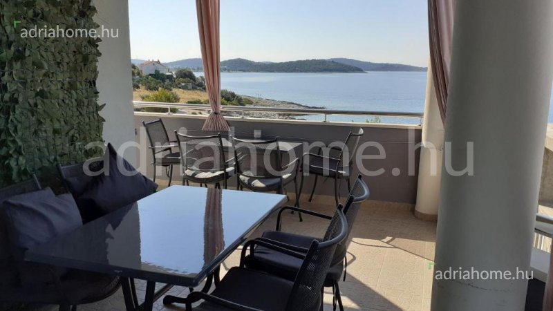 Rogoznica - New, furnished apartments in the 2nd row from the sea