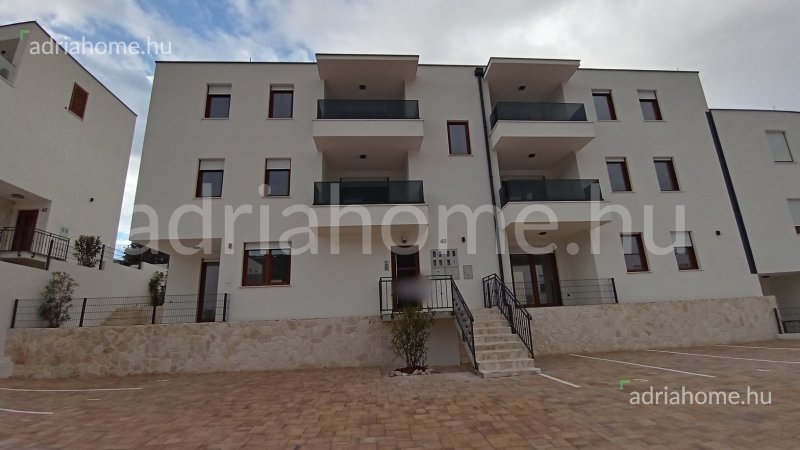 Primošten area - Newly built apartments in the 3rd row from the sea near Grebastica