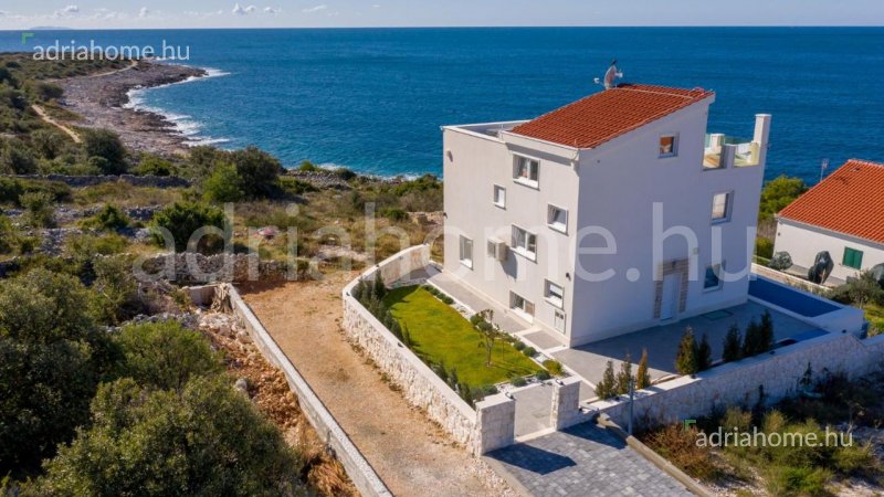 Rogoznica környéke - Luxus villa 2. sorban a tengertől, panoráma a nyílt tengerre