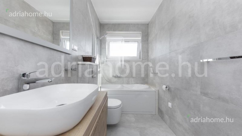 Rogoznica környéke - Luxus villa 2. sorban a tengertől, panoráma a nyílt tengerre