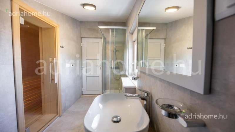Rogoznica környéke - Luxus villa 2. sorban a tengertől, panoráma a nyílt tengerre