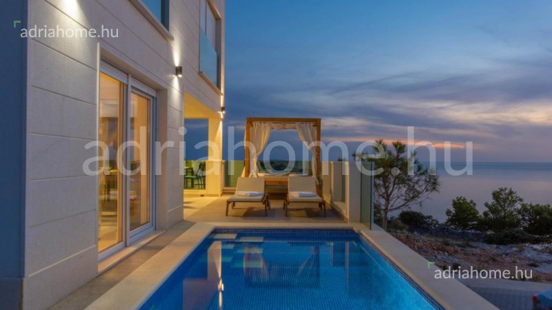 Rogoznica környéke - Luxus villa 2. sorban a tengertől, panoráma a nyílt tengerre