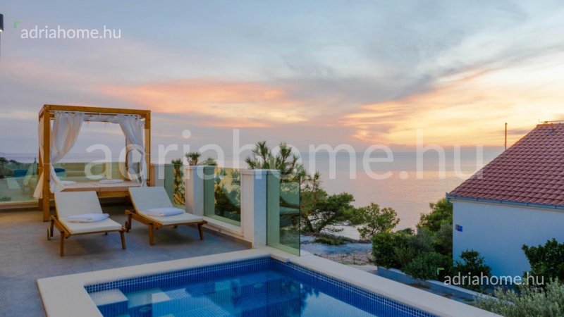Rogoznica környéke - Luxus villa 2. sorban a tengertől, panoráma a nyílt tengerre