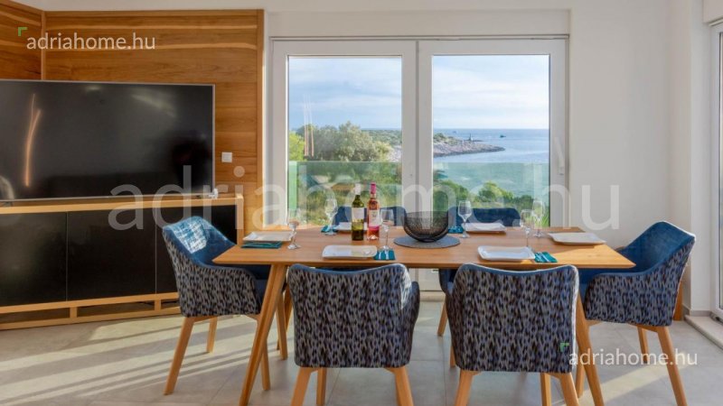 Rogoznica környéke - Luxus villa 2. sorban a tengertől, panoráma a nyílt tengerre
