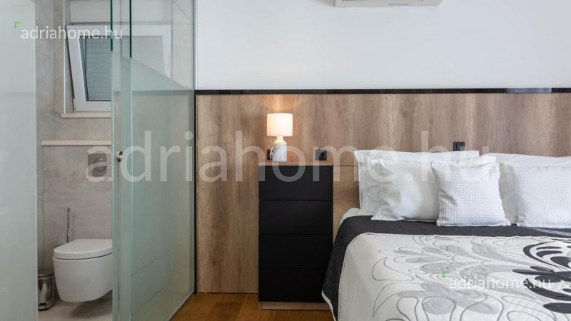 Rogoznica környéke - Luxus villa 2. sorban a tengertől, panoráma a nyílt tengerre