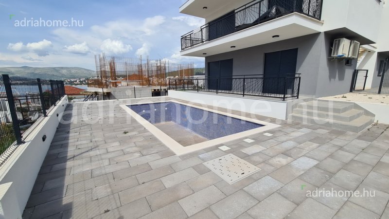 Čiovo - Apartmani u novogradnji blizu mora sa pogledom