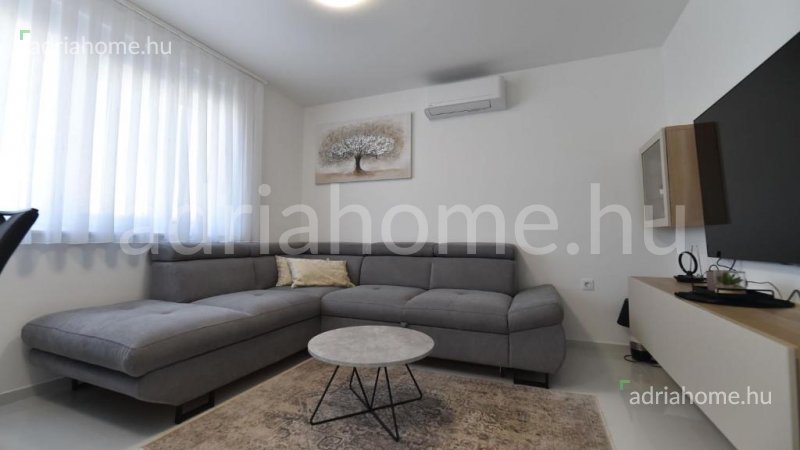 Crikvenica – Two-bedroom apartment with sea view