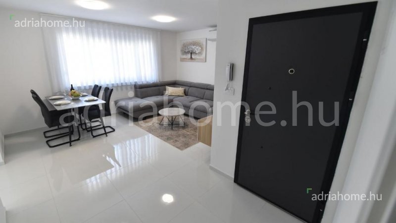 Crikvenica – Two-bedroom apartment with sea view