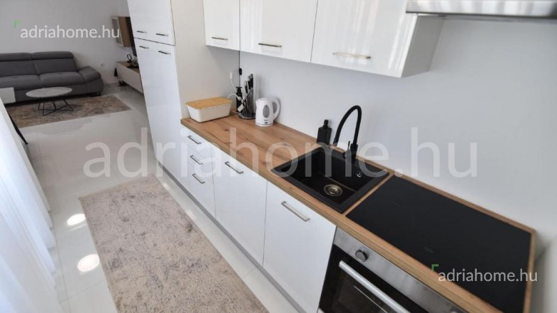 Crikvenica – Two-bedroom apartment with sea view