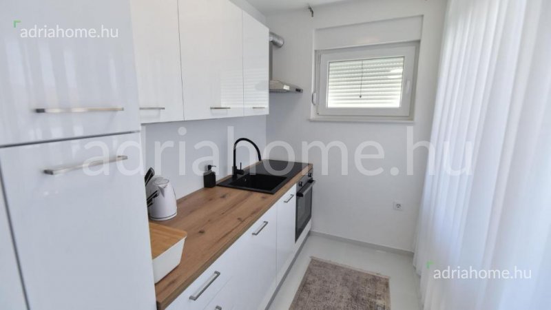 Crikvenica – Two-bedroom apartment with sea view