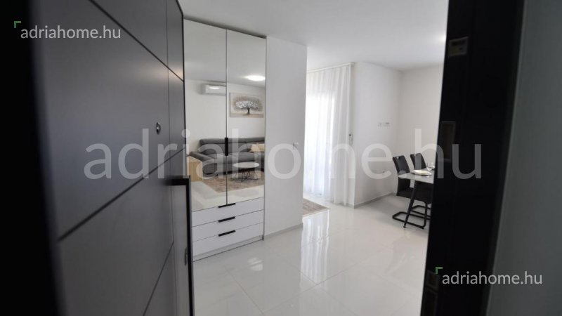 Crikvenica – Two-bedroom apartment with sea view