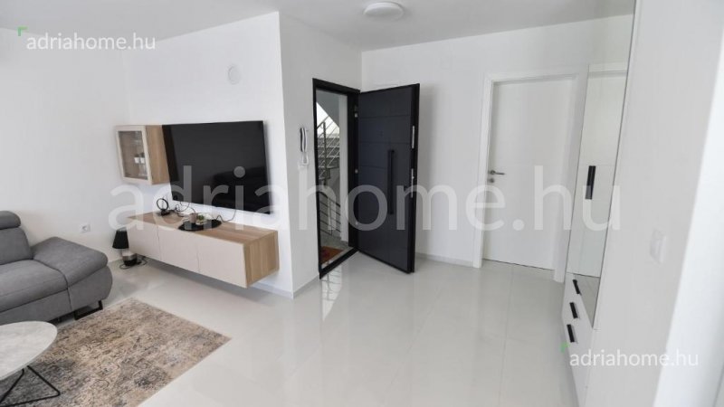 Crikvenica – Two-bedroom apartment with sea view