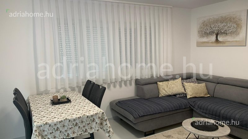 Crikvenica – Two-bedroom apartment with sea view
