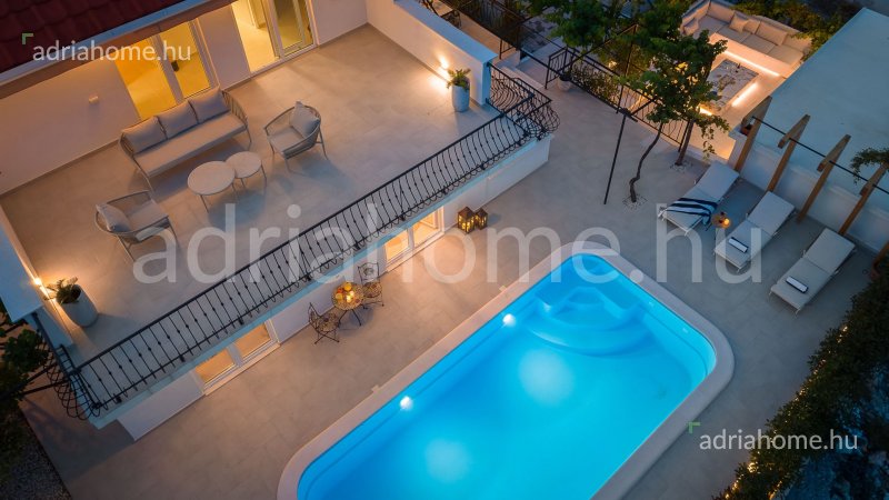 Rogoznica - Exkluzív villa medencével a Marina Frapa közelében