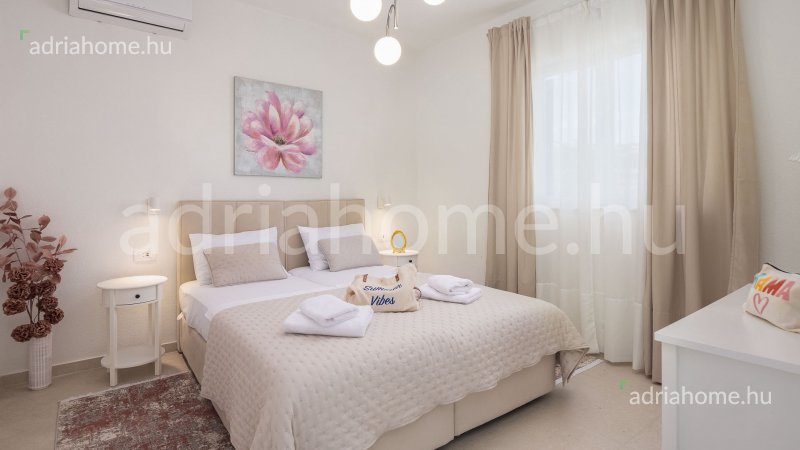Rogoznica - Exkluzív villa medencével a Marina Frapa közelében